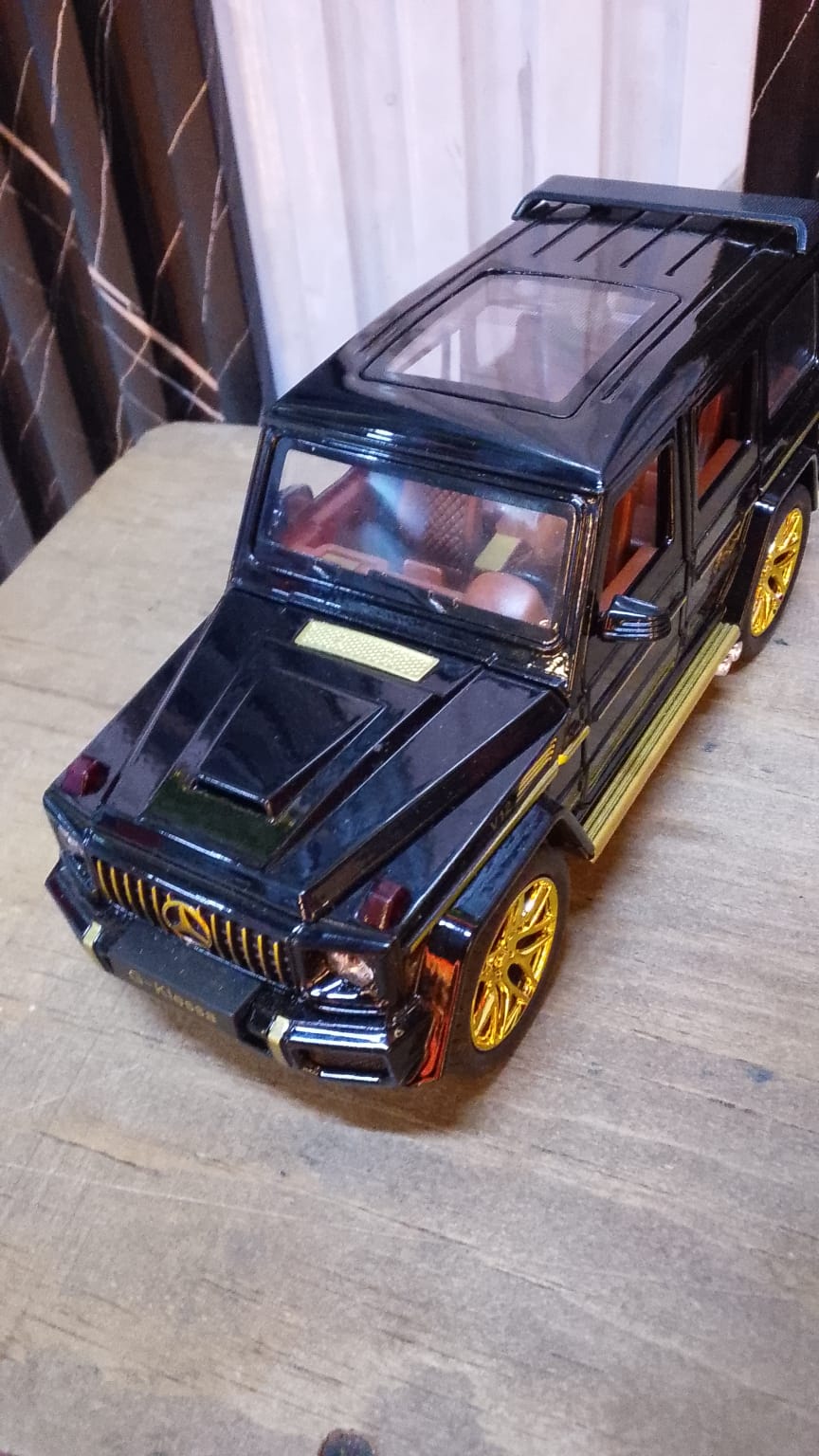 G-WAGON TOR CAR-Die-Cast G-Wagon Toy Car – Collectible & Durable, Realistic G-Wagon design .